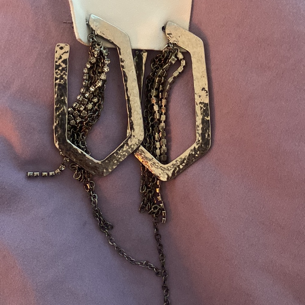 It’s back!!! NWT Silver Free People dangle earrings!
